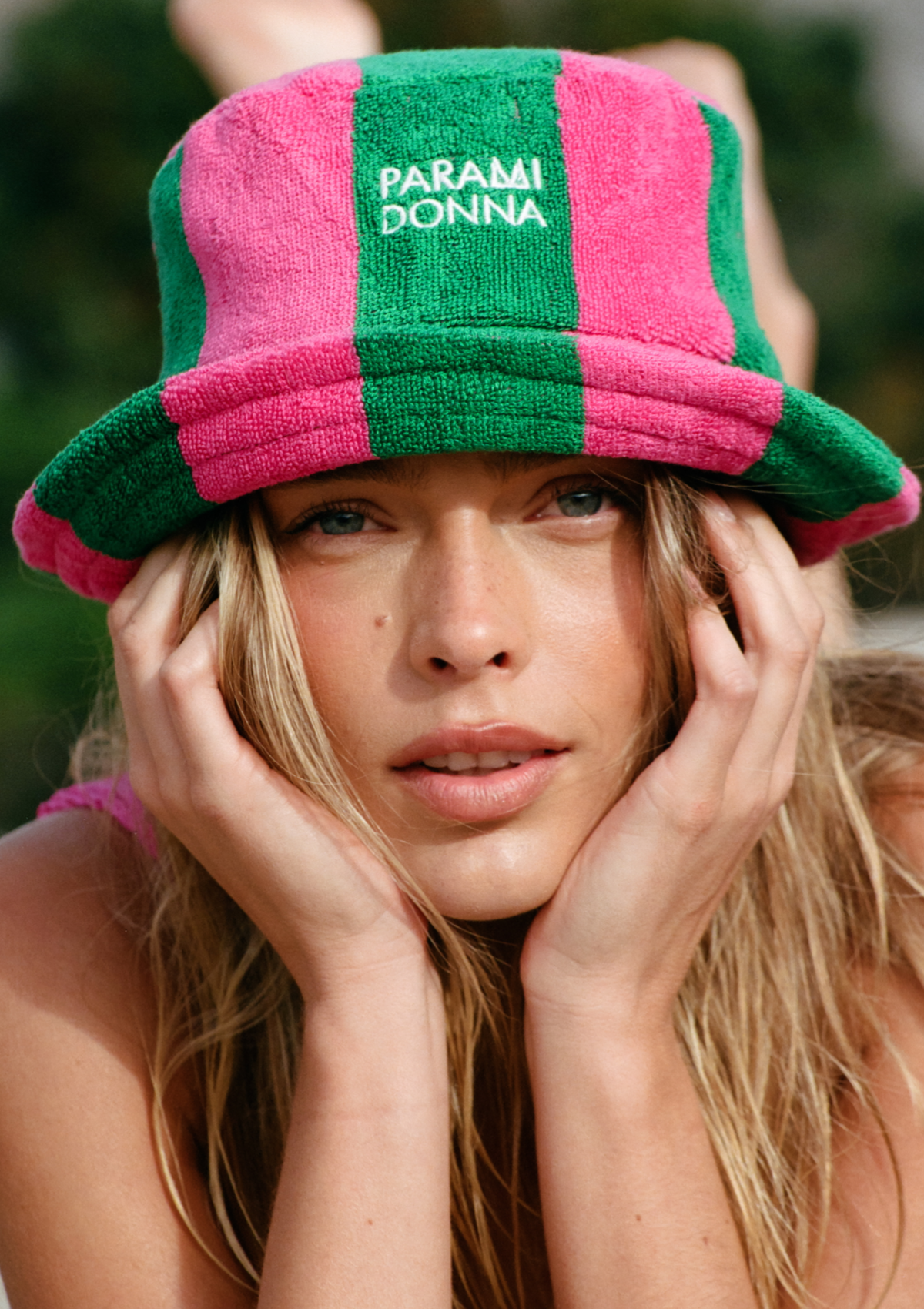 WOMEN HAT FUCHSIA/ EMERALD