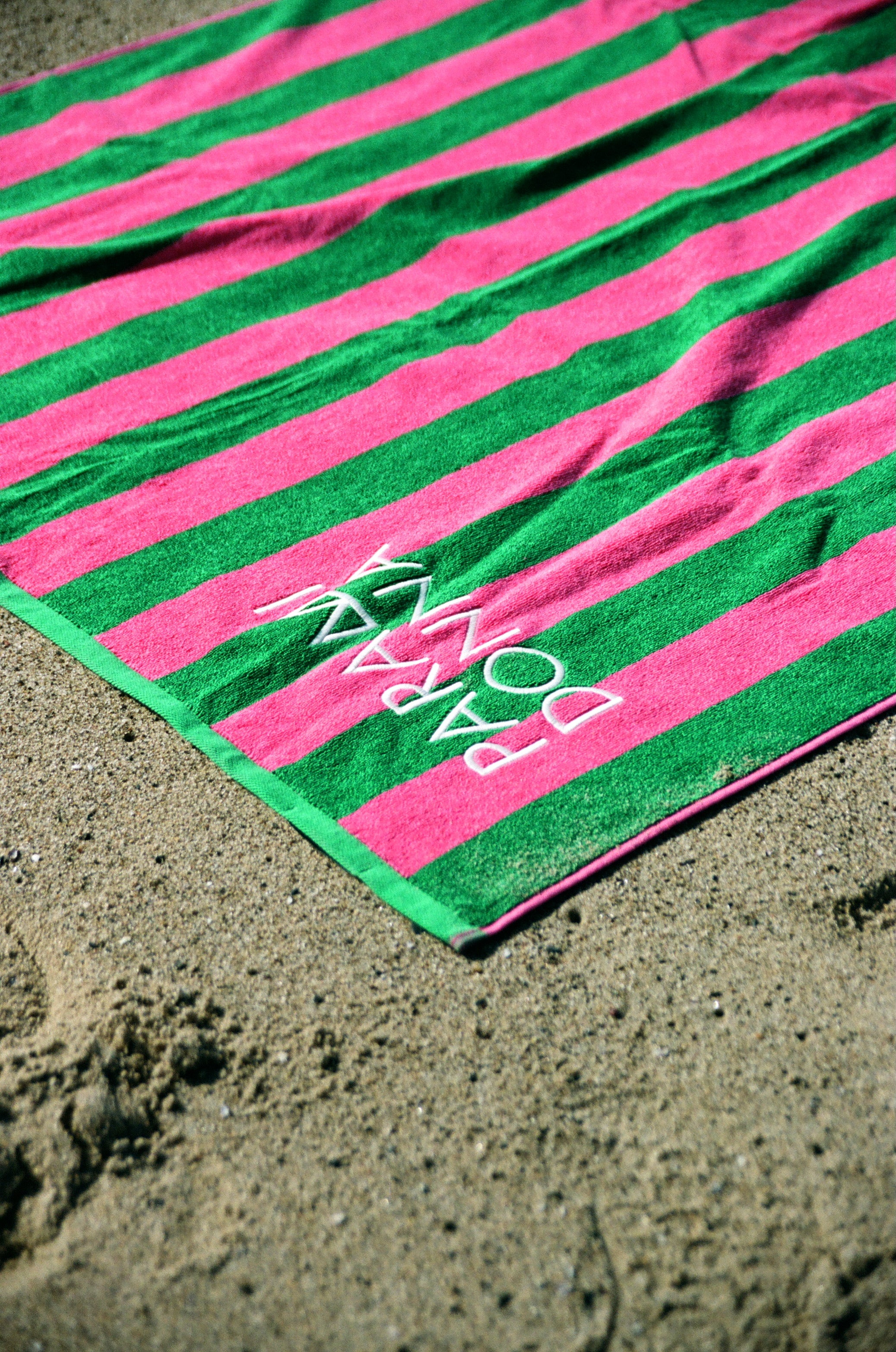 LARGE TOWEL FUCHSIA/EMERALD